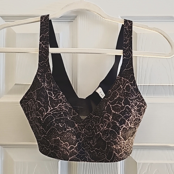 Lululemon bra - Picture 2 of 6